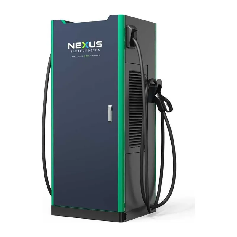Gabinete NEXUS DC visto pela porta de serviço em perspectiva, com a grade de ventilação na lateral